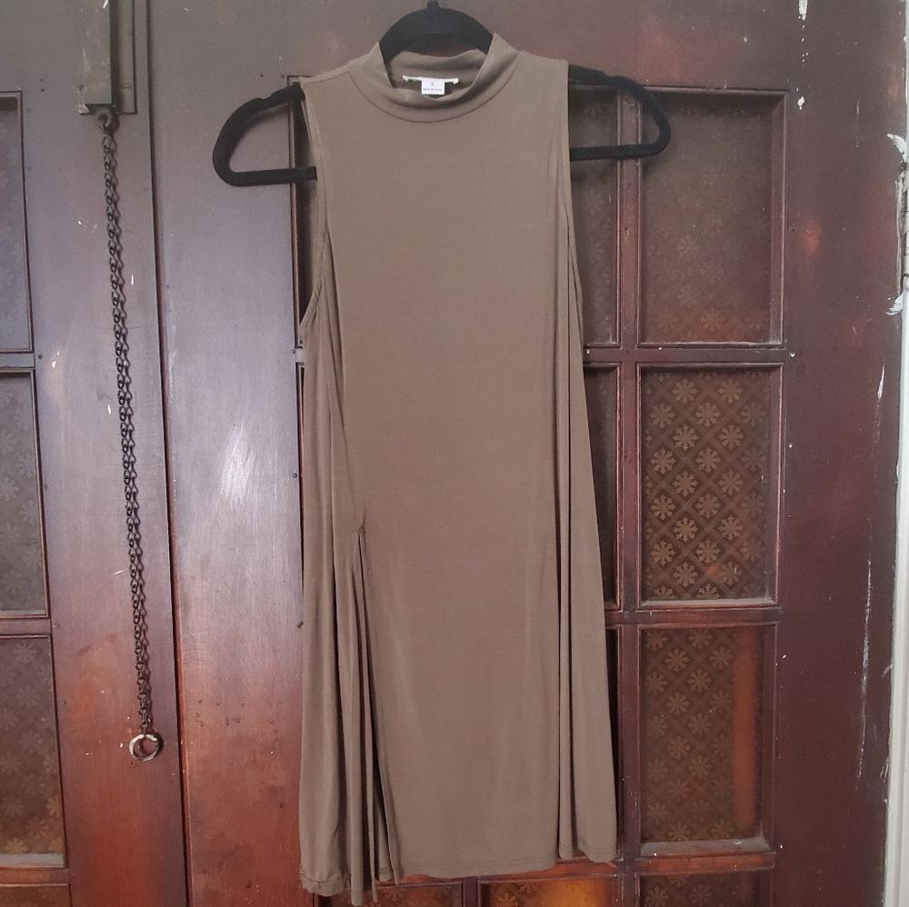 Mock neck tunic tank size small